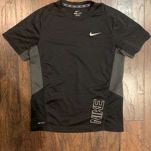 Nike tee shirt boys large